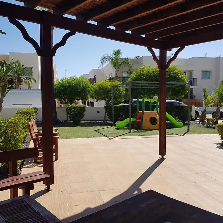 Jasmine 2 Bedroom דירה פרוטאראס